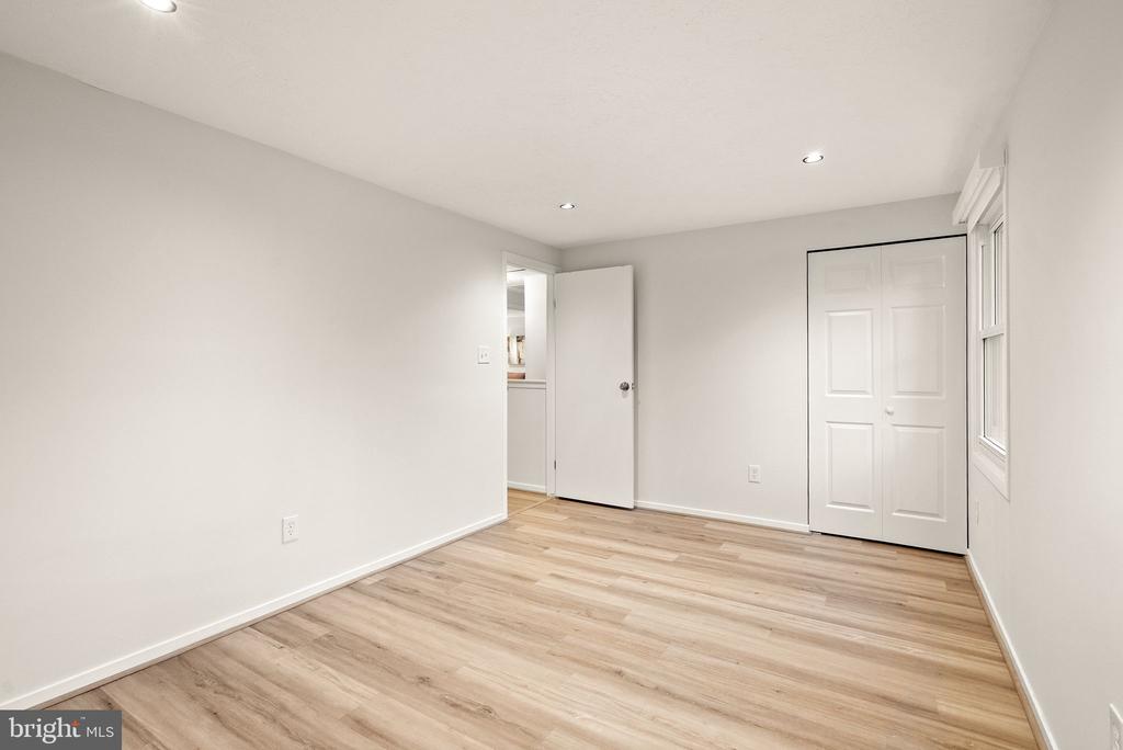 2420 FREETOWN DRIVE