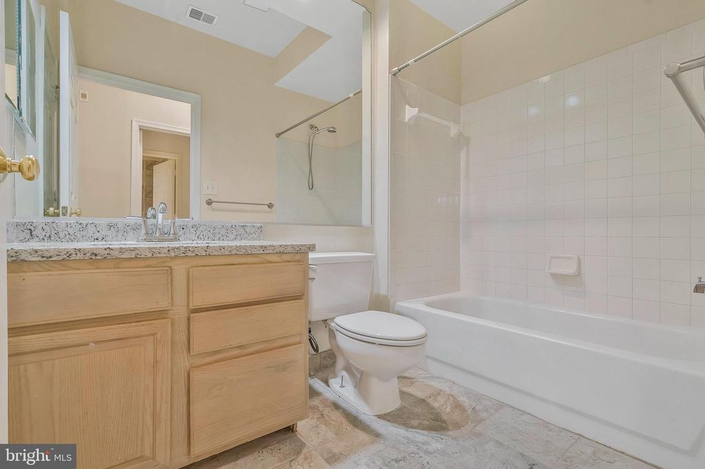 1319 GARDEN WALL COURT Unit: 404