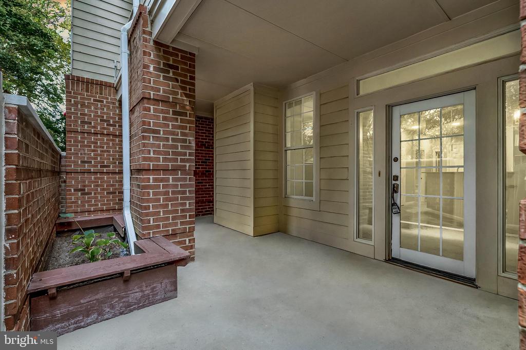 1319 GARDEN WALL COURT Unit: 404