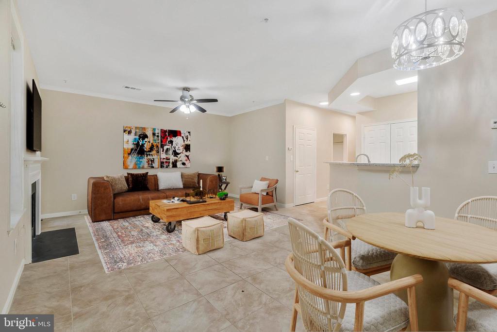 1319 GARDEN WALL COURT Unit: 404