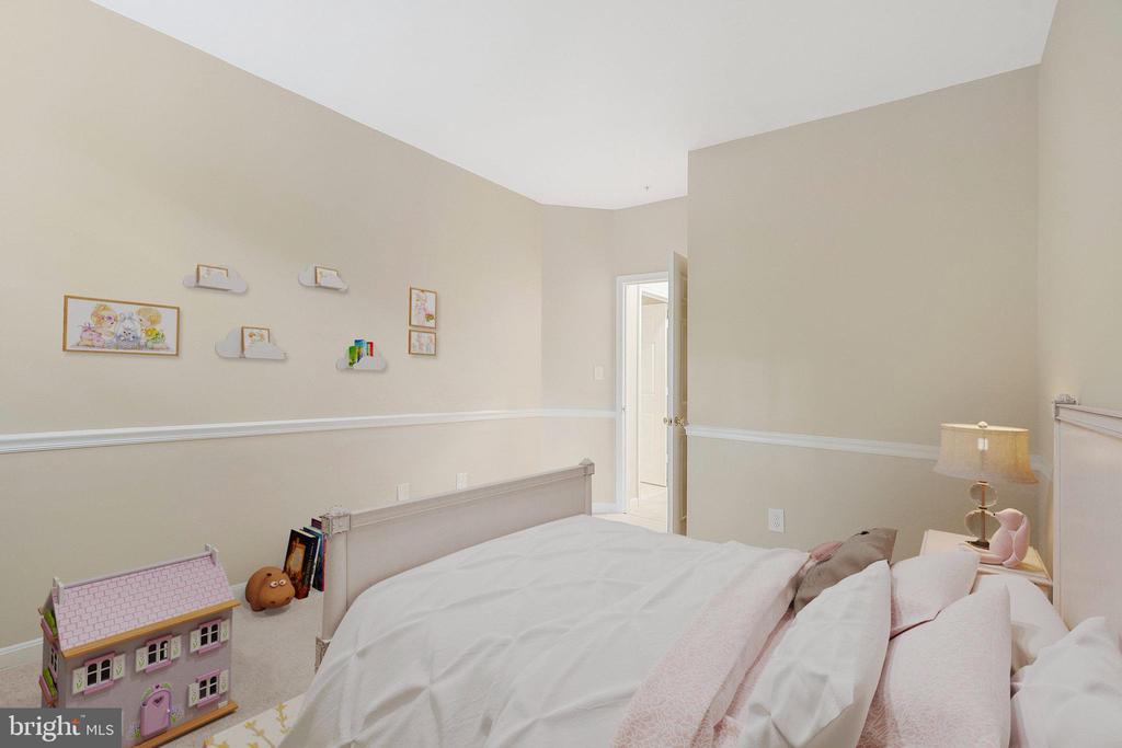1319 GARDEN WALL COURT Unit: 404