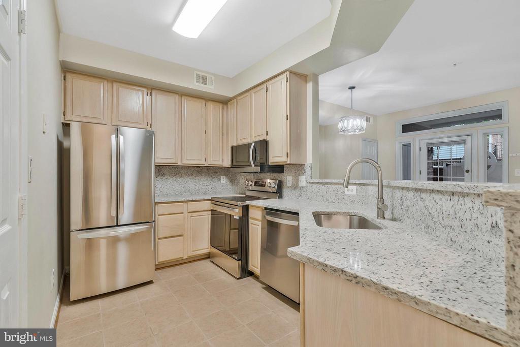 1319 GARDEN WALL COURT Unit: 404