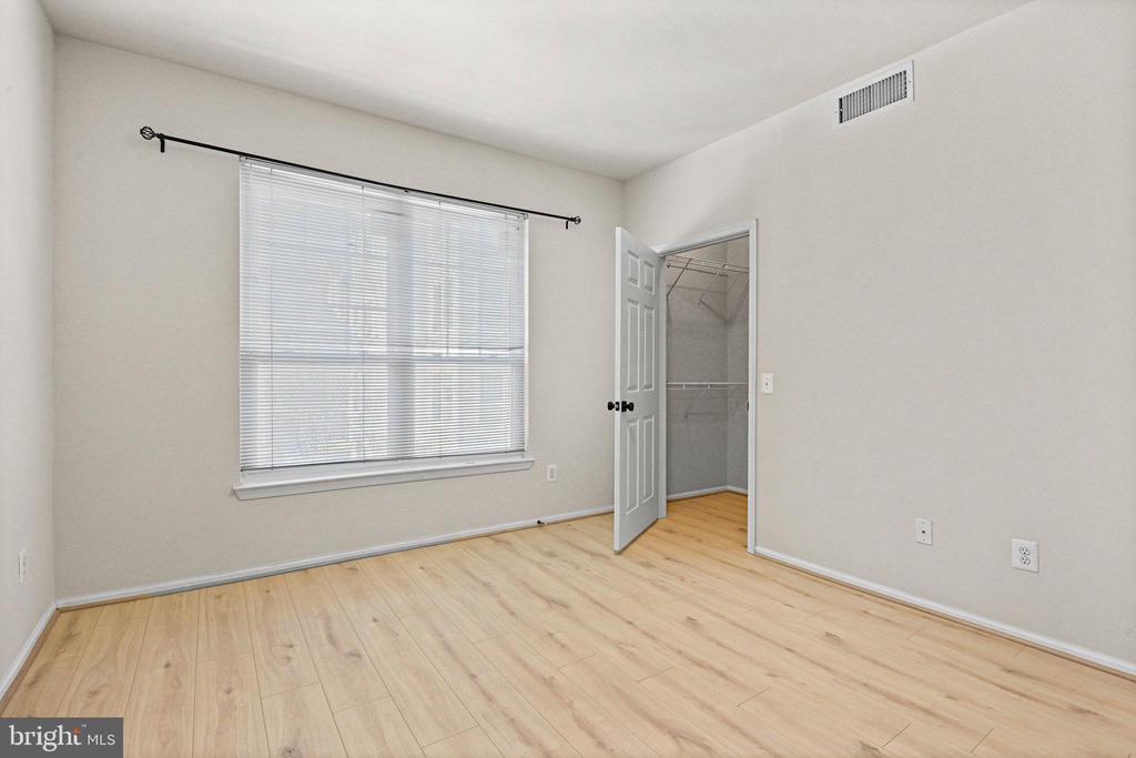 1580 SPRING GATE DRIVE Unit: 4312