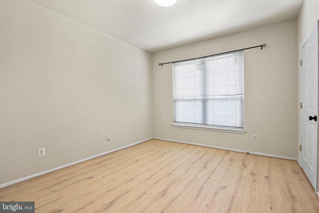 1580 SPRING GATE DRIVE Unit: 4312