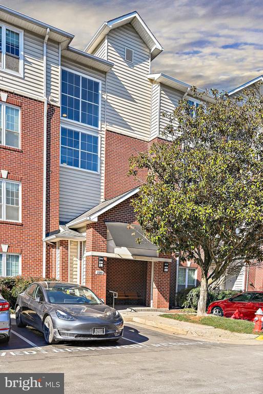 1580 SPRING GATE DRIVE Unit: 4312