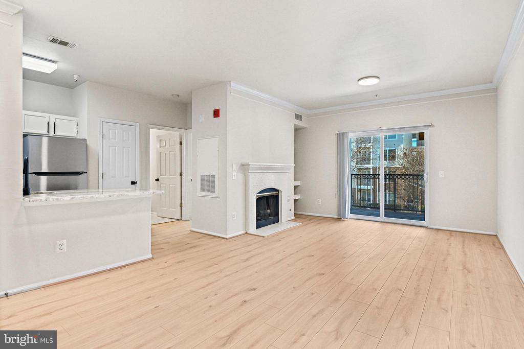 1580 SPRING GATE DRIVE Unit: 4312