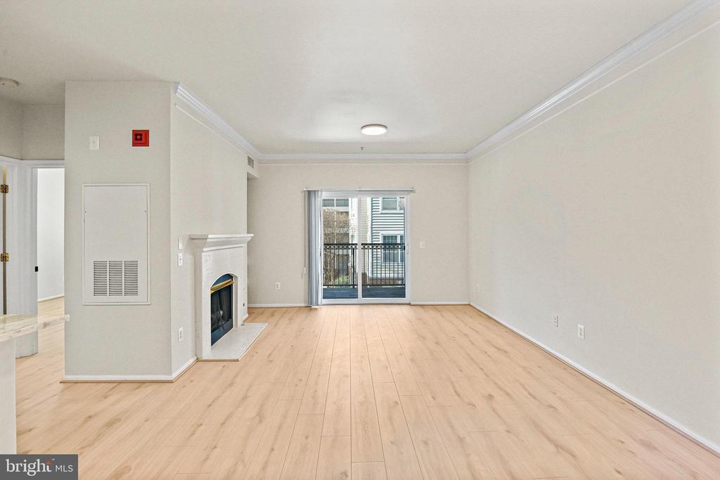 1580 SPRING GATE DRIVE Unit: 4312