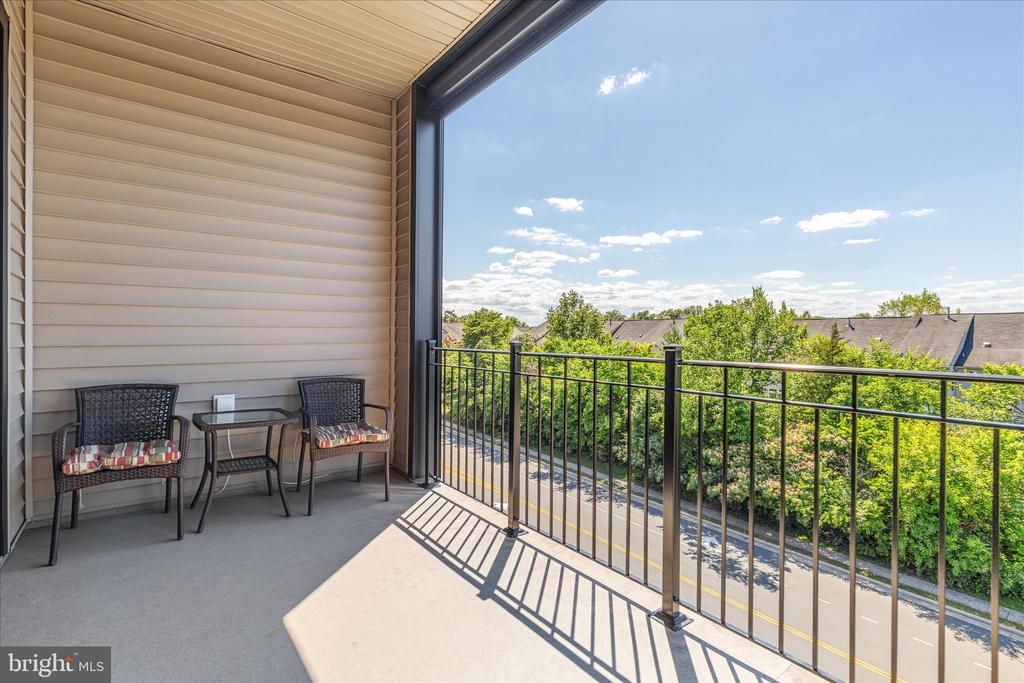 22127 HEADWATER TERRACE 400
