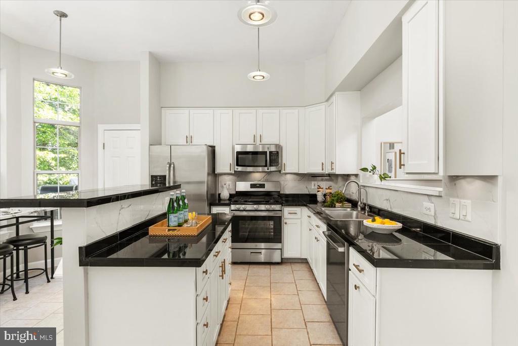 20547 WARBURTON BAY SQUARE Unit: 37