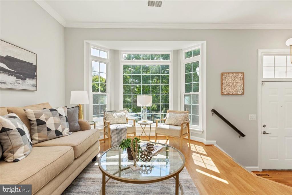 20547 WARBURTON BAY SQUARE Unit: 37