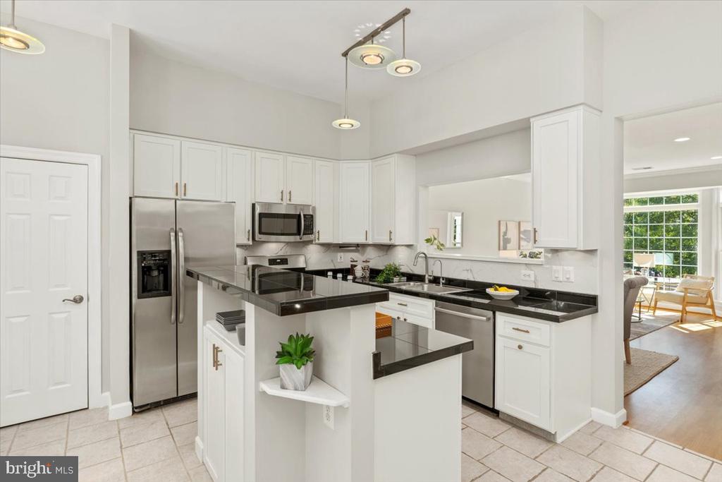 20547 WARBURTON BAY SQUARE Unit: 37