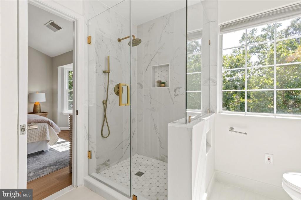 20547 WARBURTON BAY SQUARE Unit: 37