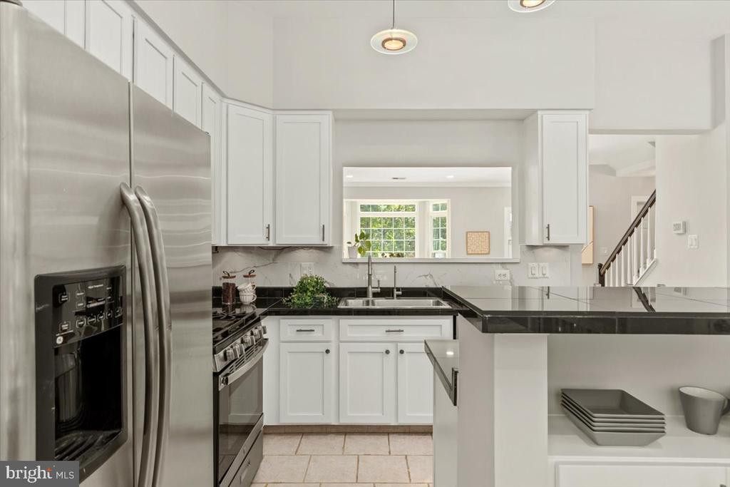 20547 WARBURTON BAY SQUARE Unit: 37