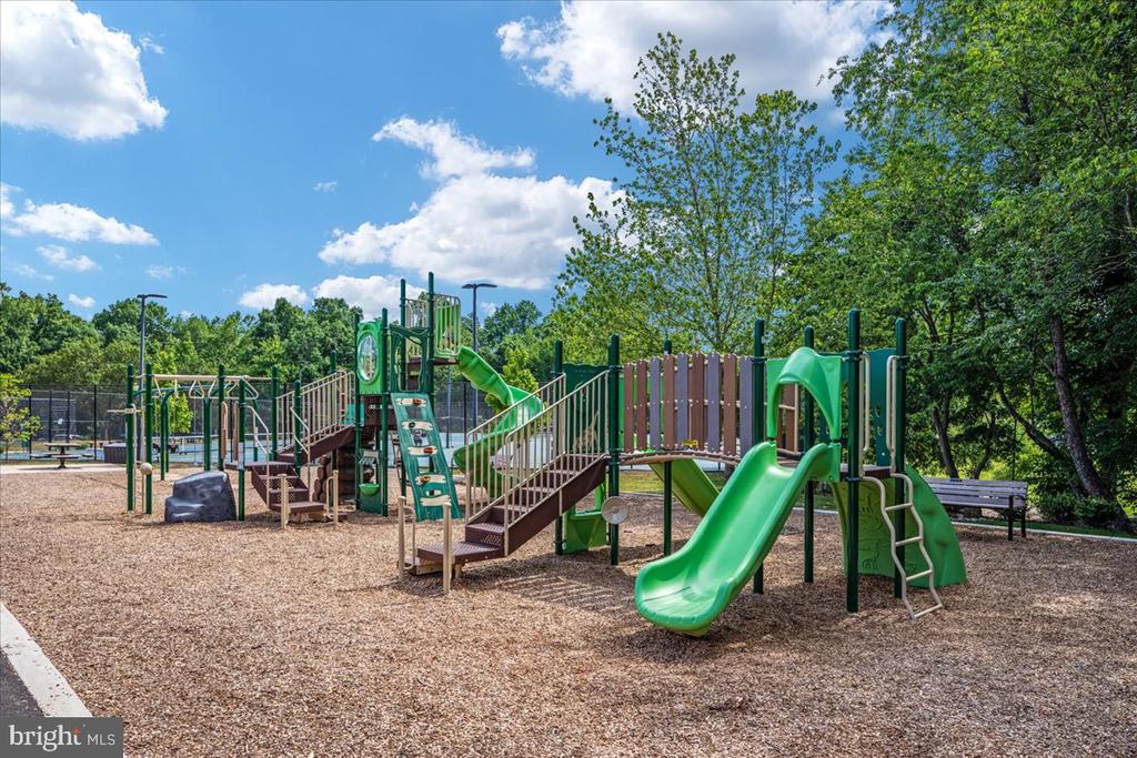 20547 WARBURTON BAY SQUARE Unit: 37