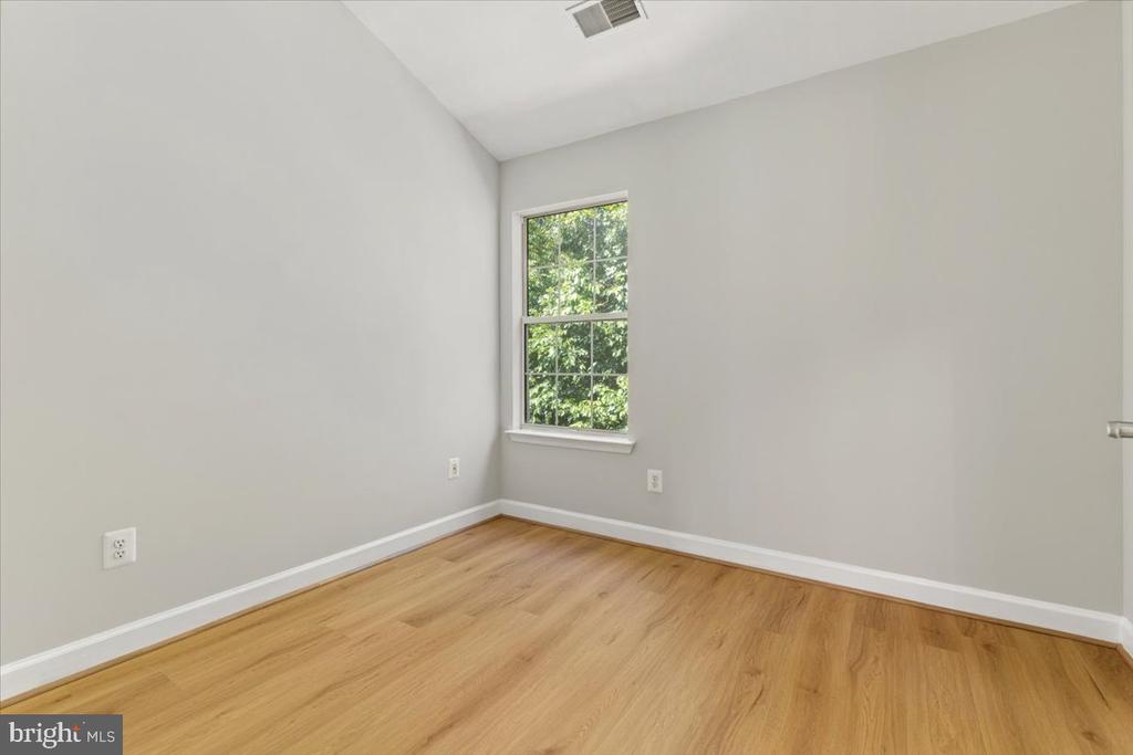 20547 WARBURTON BAY SQUARE Unit: 37