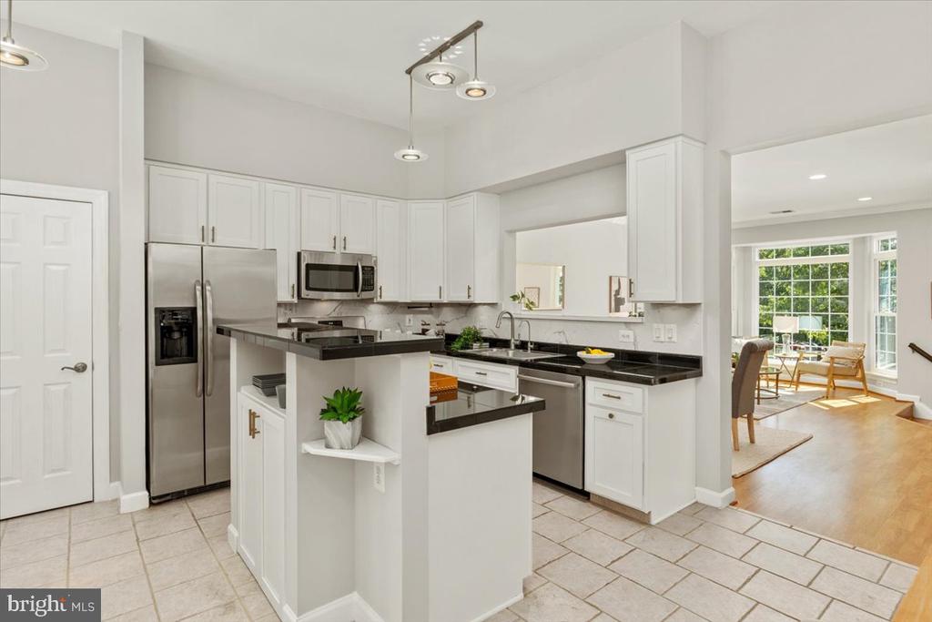 20547 WARBURTON BAY SQUARE Unit: 37