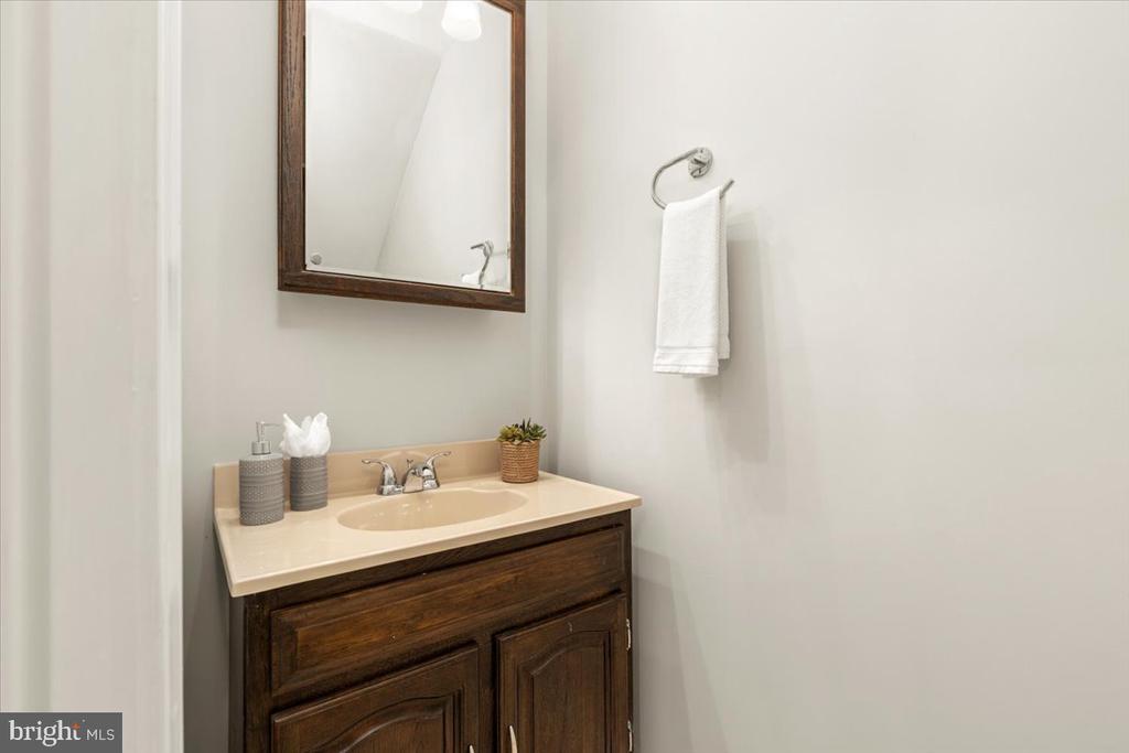 20547 WARBURTON BAY SQUARE Unit: 37