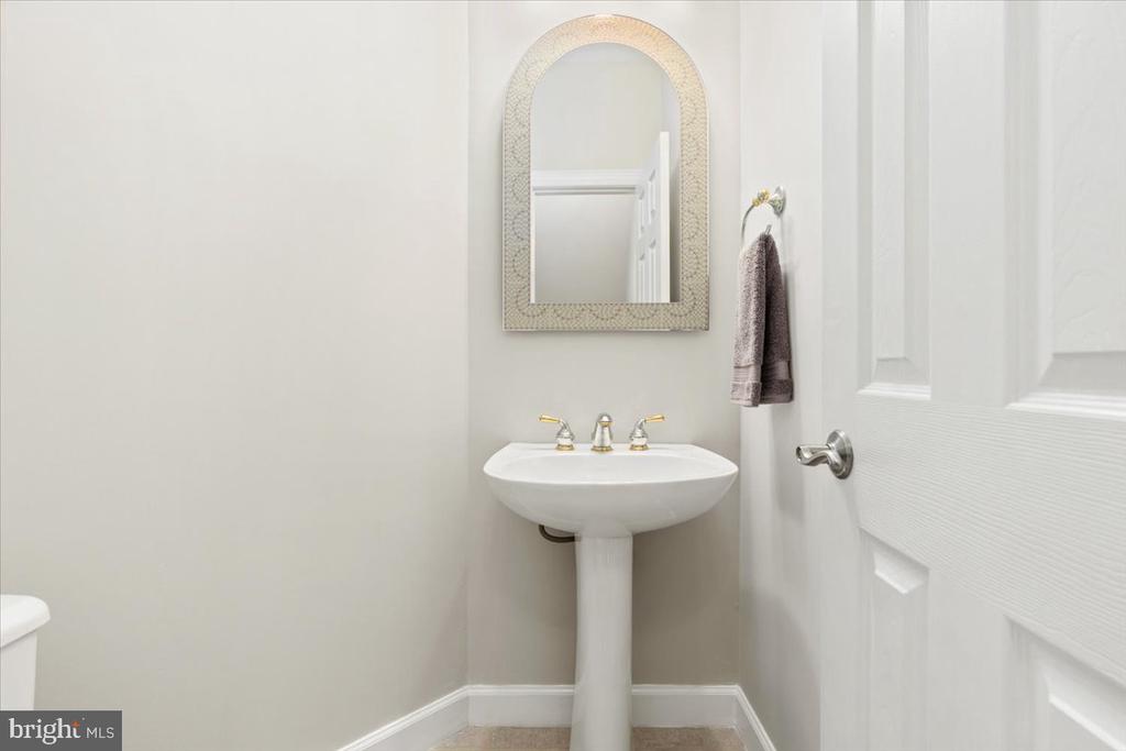 20547 WARBURTON BAY SQUARE Unit: 37