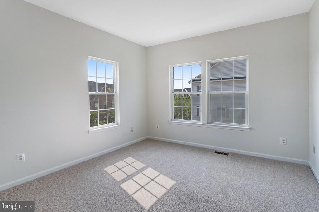 2503 EASTBOURNE DRIVE