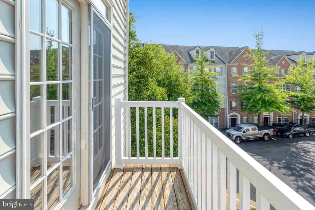 2503 EASTBOURNE DRIVE