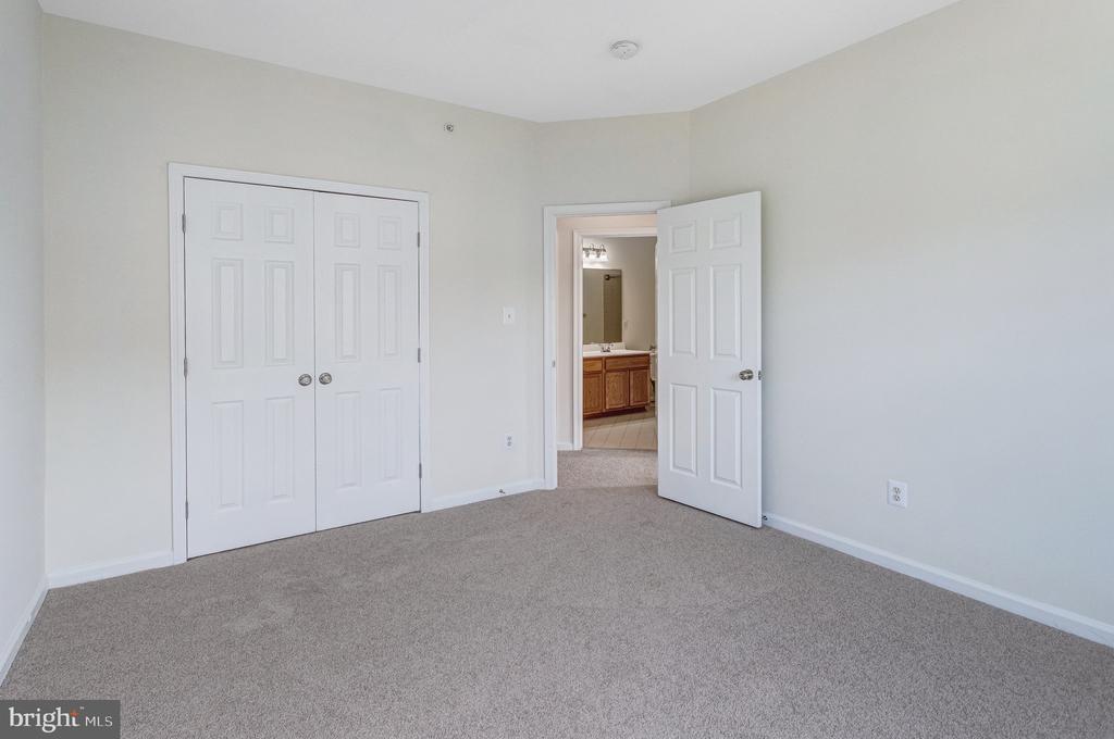2503 EASTBOURNE DRIVE