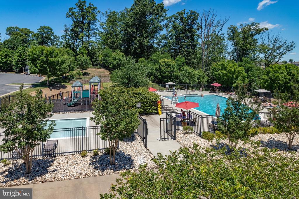 2503 EASTBOURNE DRIVE