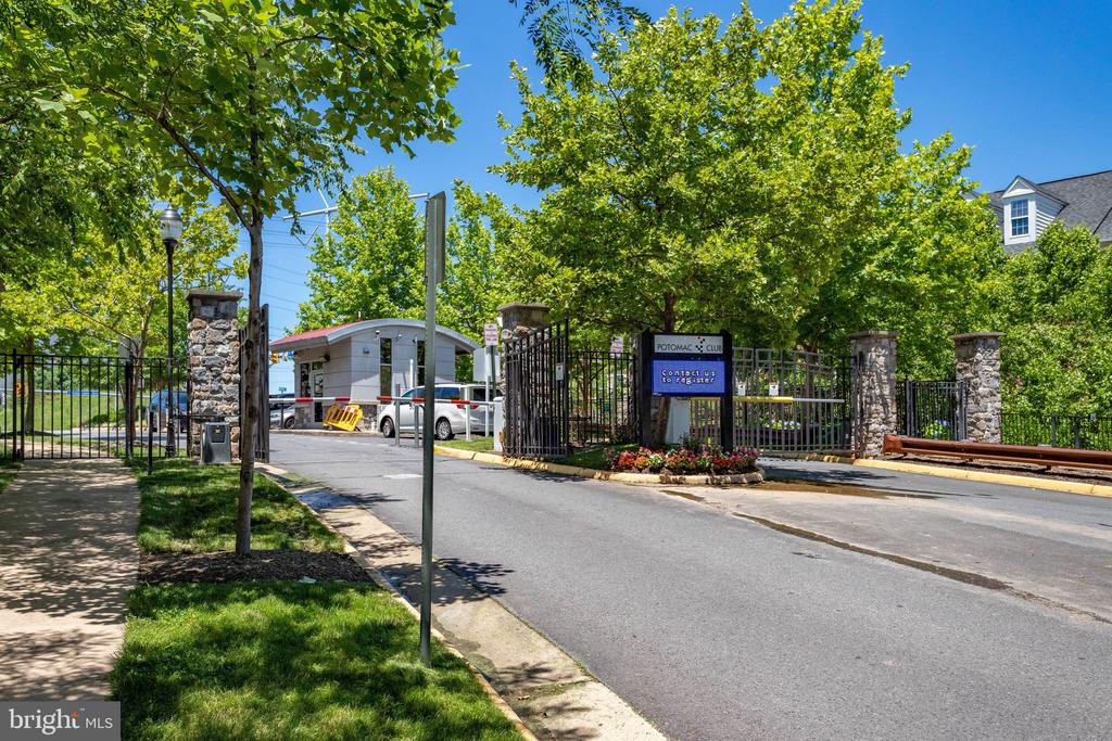 2503 EASTBOURNE DRIVE