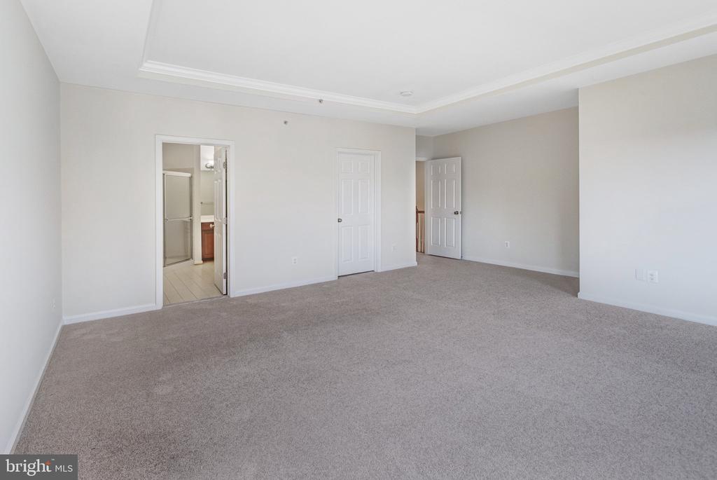 2503 EASTBOURNE DRIVE
