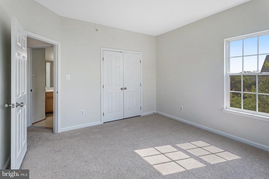 2503 EASTBOURNE DRIVE