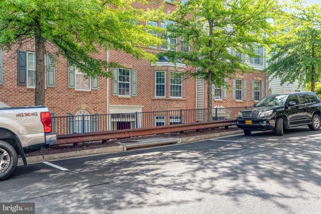 2503 EASTBOURNE DRIVE