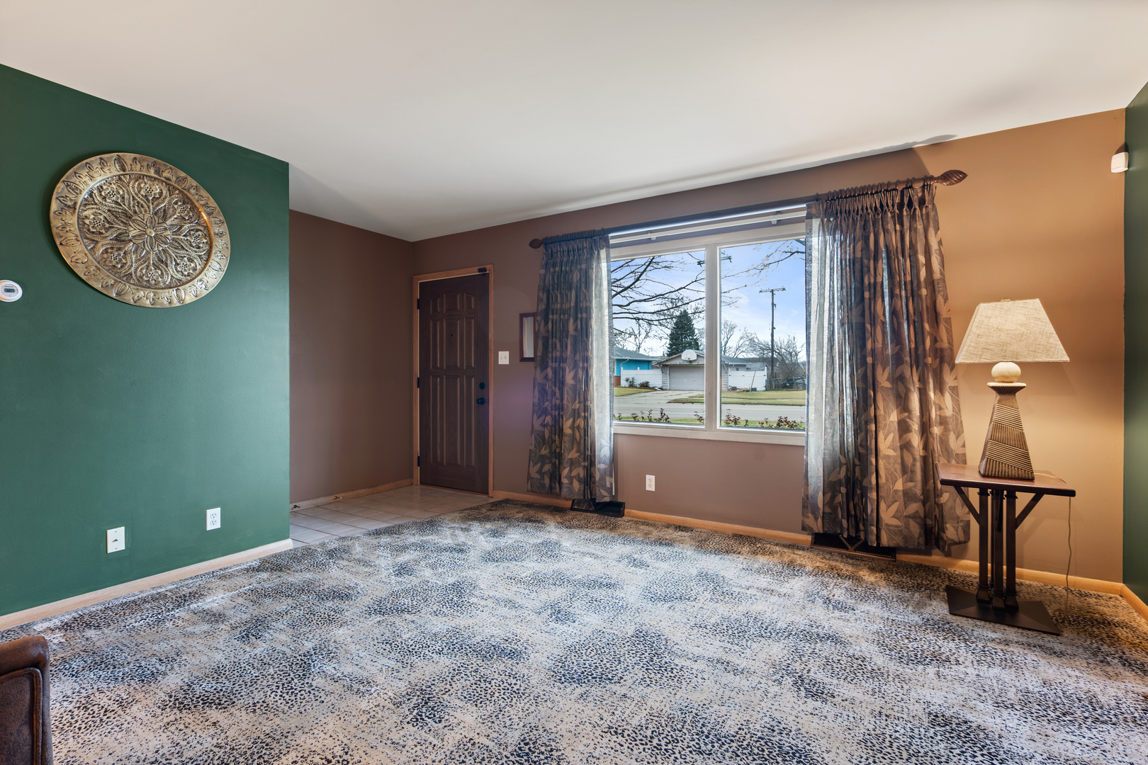 537-541 N Edgelawn Drive Unit: 537