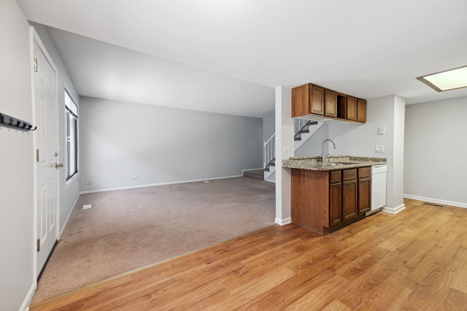 2S758 W Winchester Circle Unit: 2