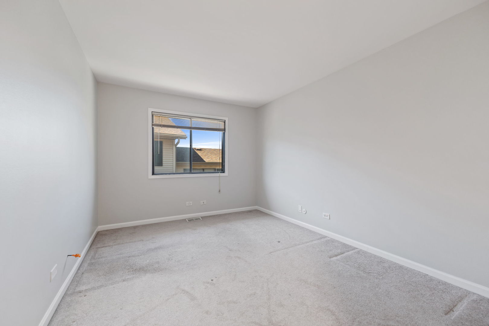 2S758 W Winchester Circle Unit: 2
