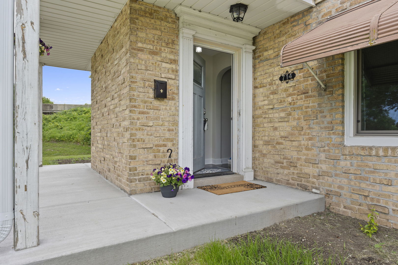 714-716 S River Street Unit: 716