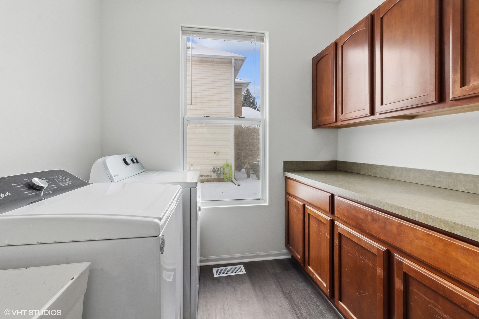2711 Cranston Circle