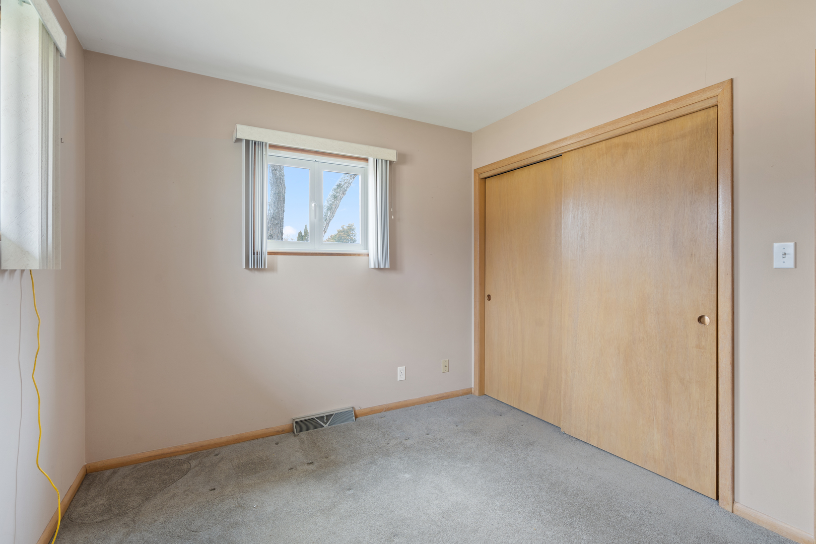 537-541 N Edgelawn Drive Unit: 541