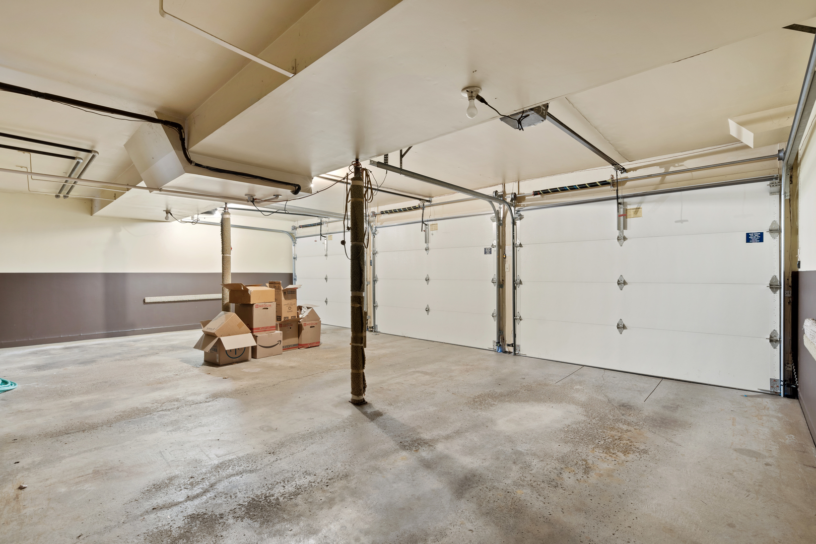 537-541 N Edgelawn Drive Unit: 541