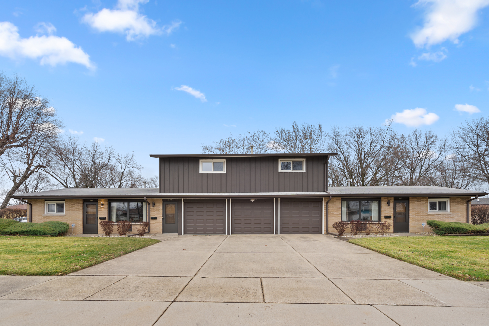537-541 N Edgelawn Drive Unit: 541