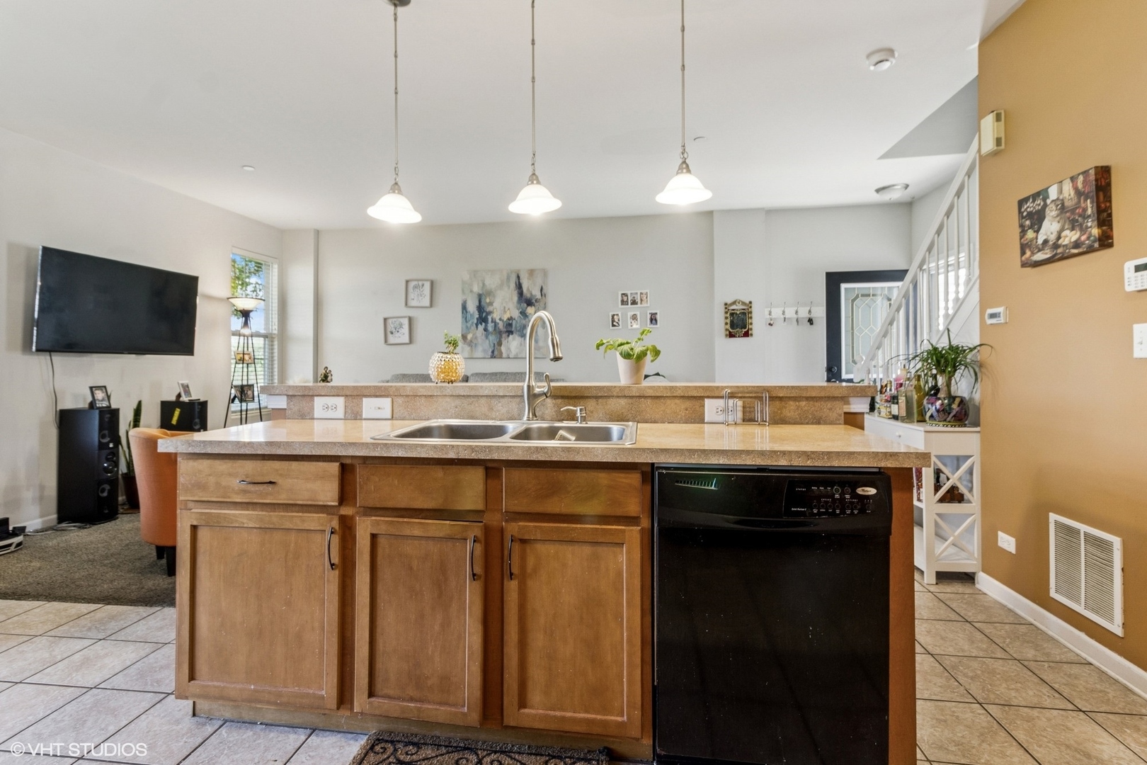 181 Willoughby Court Unit: B