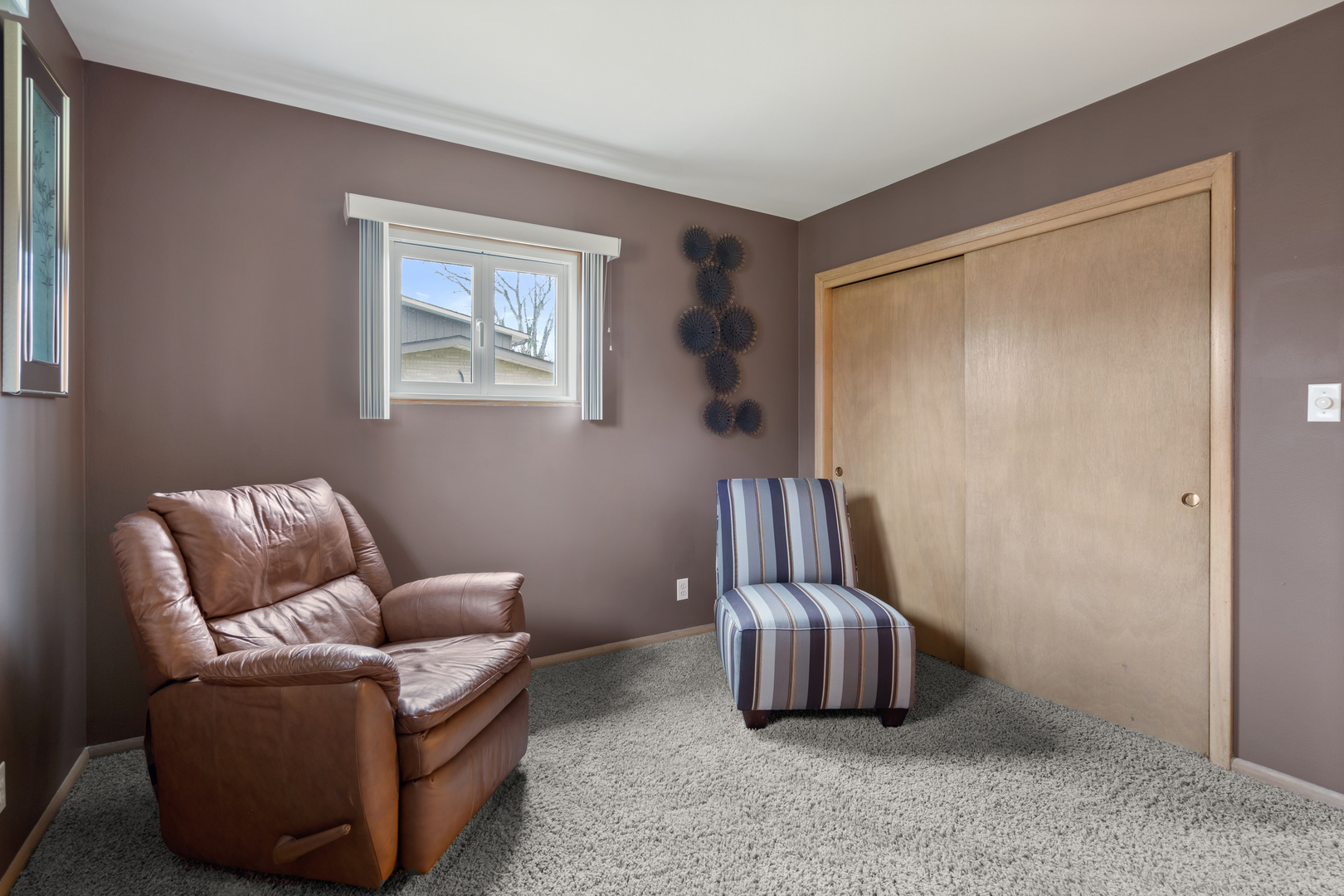 537-541 N Edgelawn Drive Unit: 537