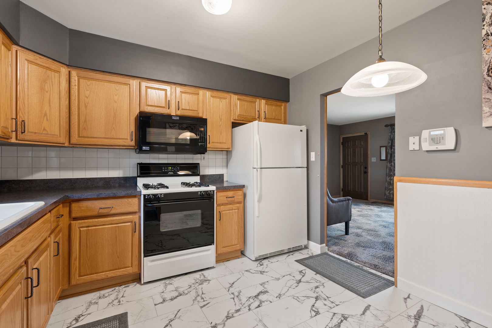 537-541 N Edgelawn Drive Unit: 537