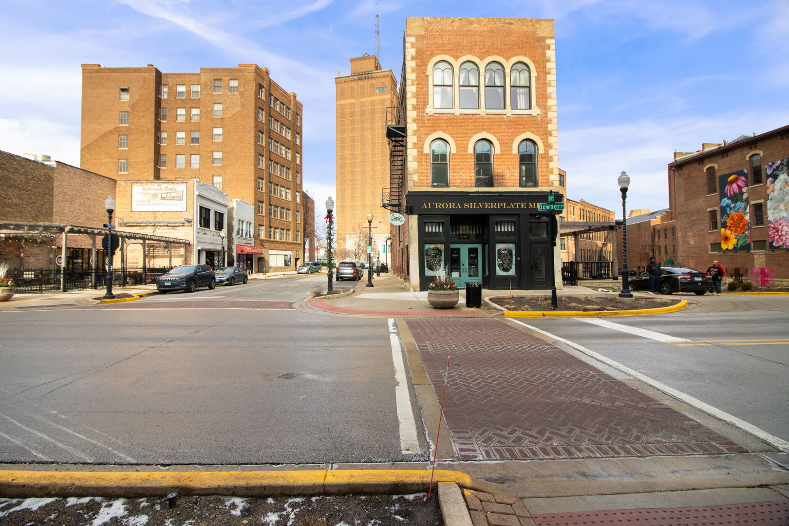 6 E Downer Place Unit: 200