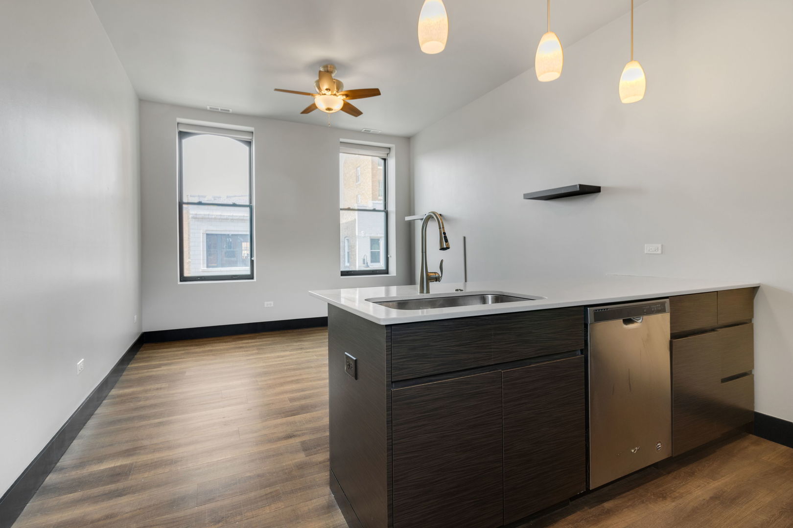 6 E Downer Place Unit: 200