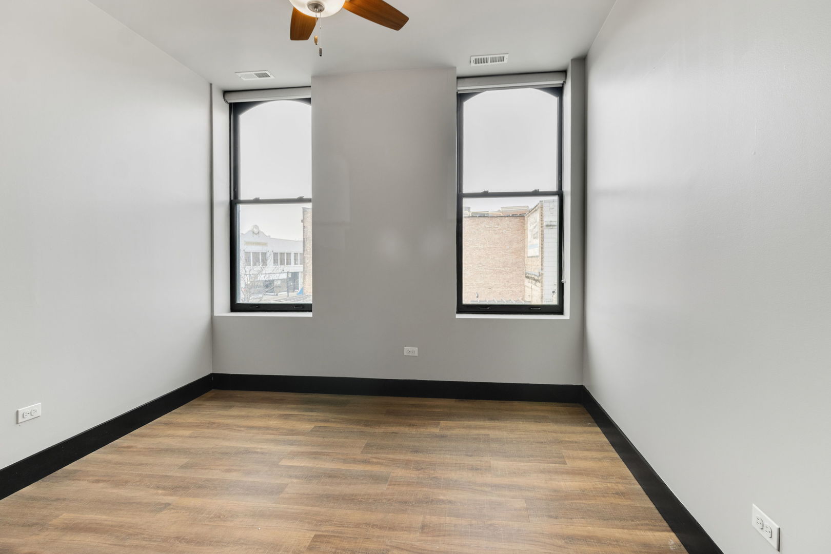 6 E Downer Place Unit: 200