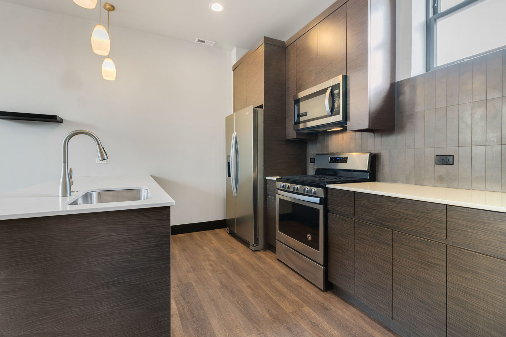 6 E Downer Place Unit: 200