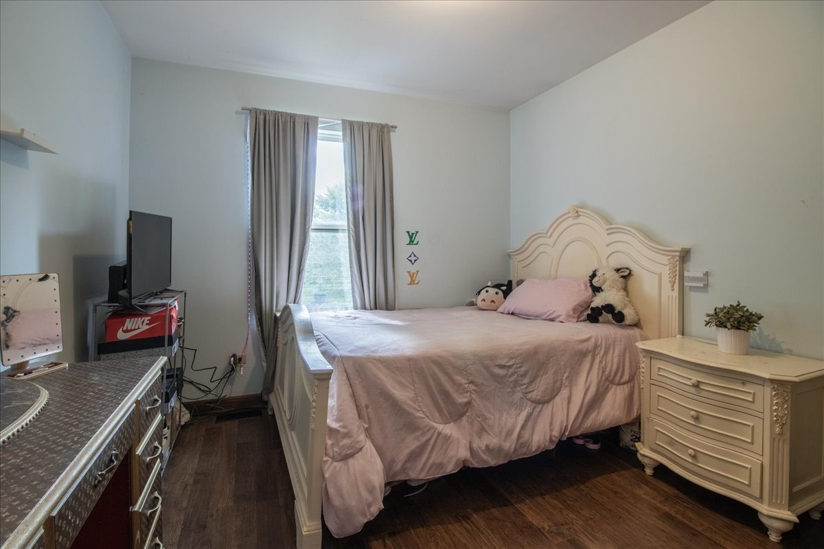 5210 Pine Trails Circle