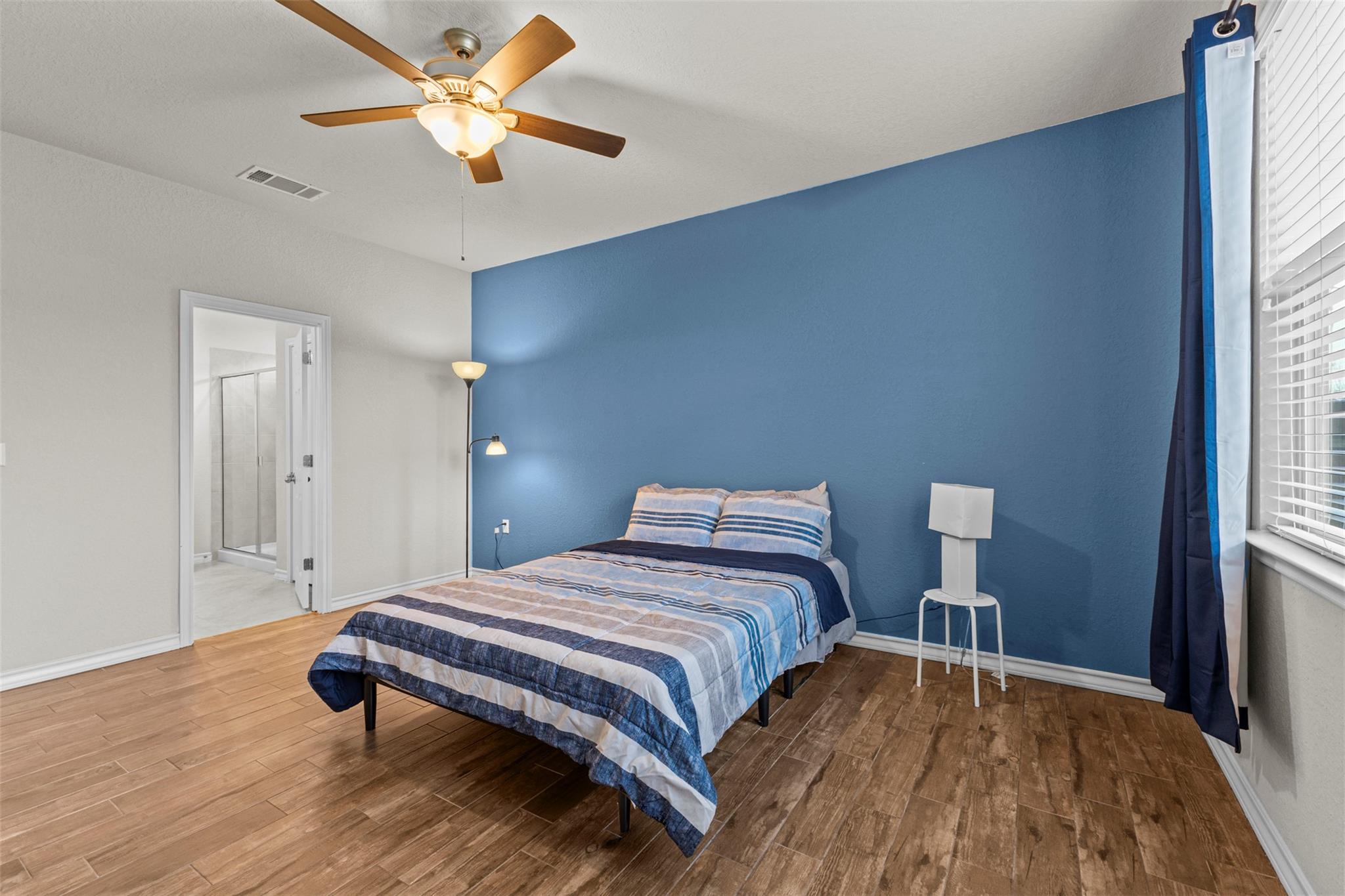 11804 Saddle Rock DR
