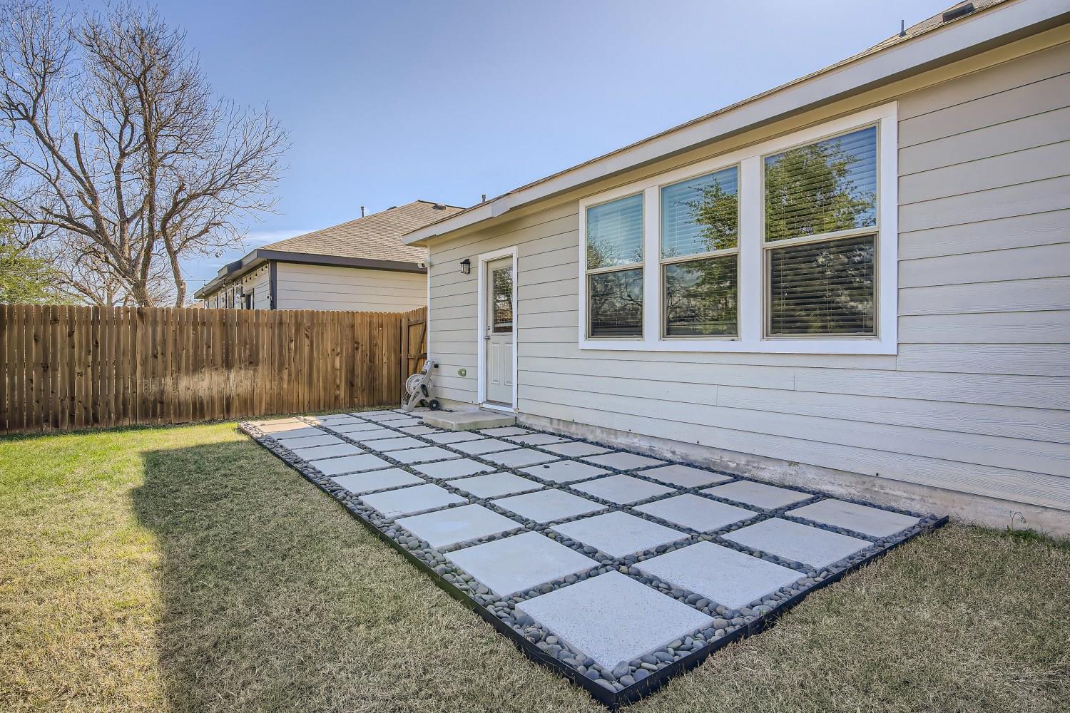 11804 Saddle Rock DR