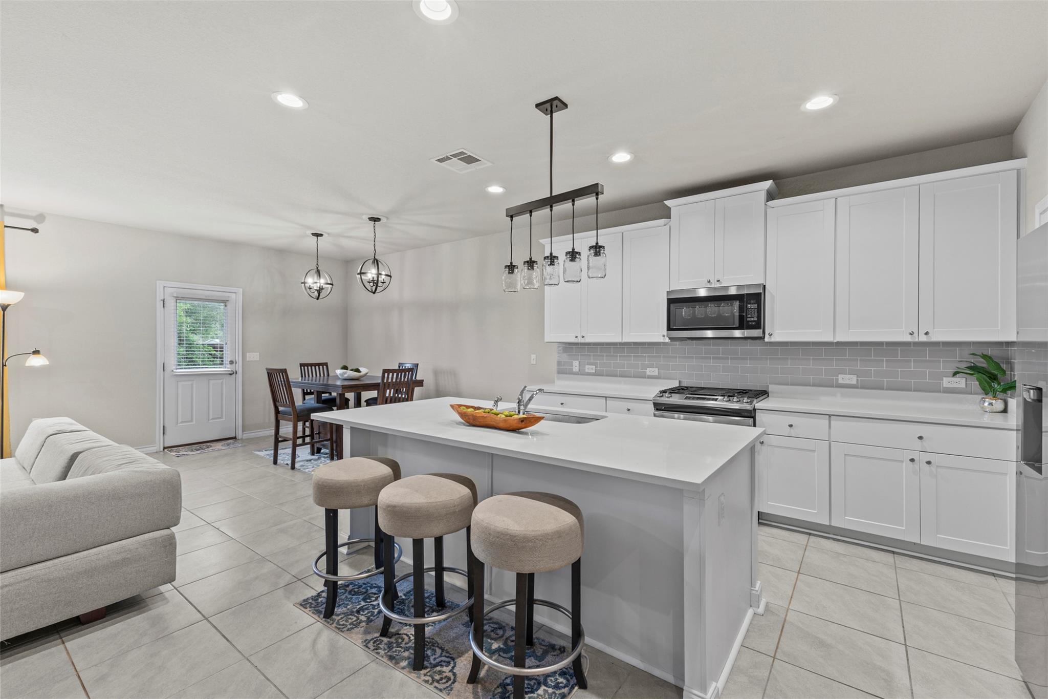 11804 Saddle Rock DR