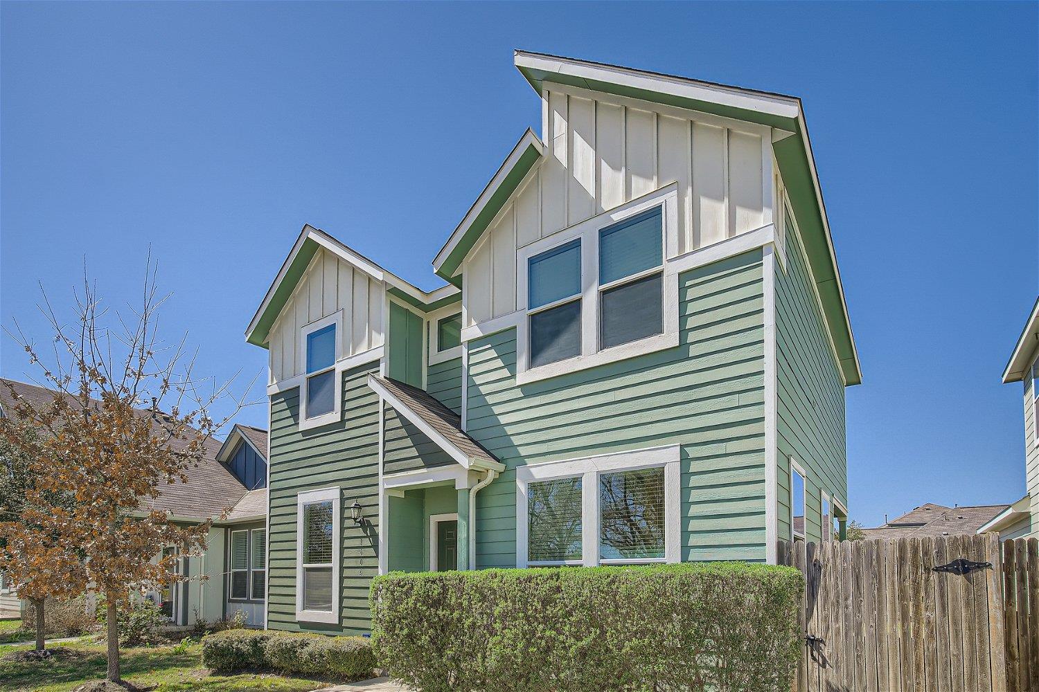 1604 Los Olivios WAY